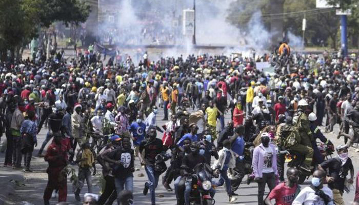 Kenya'daki vergi zammı protestolarında 30 kişi polis kurşunuyla öldü