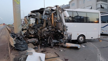 В Анталье автобус с россиянами и белорусами попал в аварию
