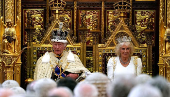 Charles sets out Labour’s plans for housing, railways and economy in king’s speech