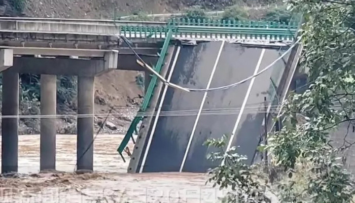 Չինաստանում կամրջի փլուզման հետևանքով 12 մարդ է զոհվել