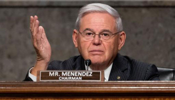 Сенатор США Менендес подал в отставку после обвинительного приговора по коррупционному делу