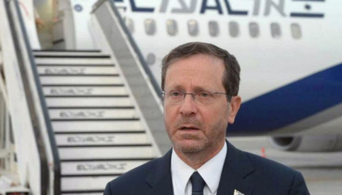 Президенту Израиля Ицхаку Герцогу не разрешили выйти из самолета в Париже