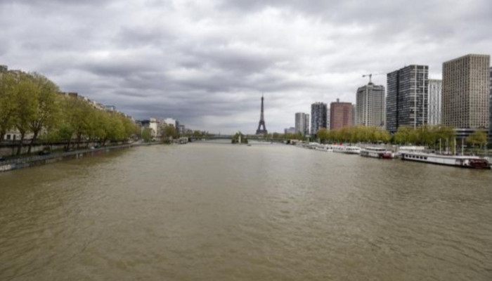 Paris Olympics cancels triathlon training session because Seine too dirty