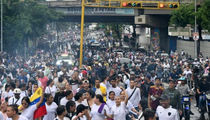 Վենեսուելայում զանգվածային ցույցեր են