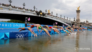 Спортсмены 31 июля впервые погрузились в Сену