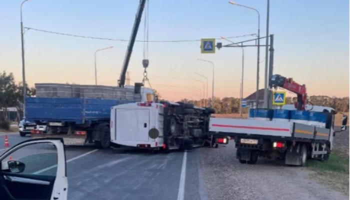 В ДТП под Анапой пострадали семь человек