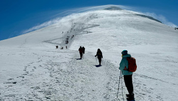 Արարատի գագաթը՝ լեռան վրայից 