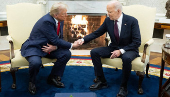 Trump Beyaz Saray'da Biden'la görüştü