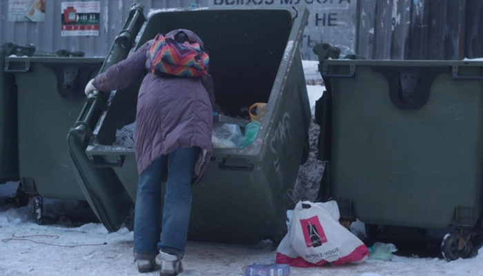 16-летняя девушка в Челябинской области родила ребенка и выбросила его в мусорку