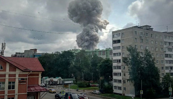 В Московской области произошел взрыв на складе с пиротехникой. Из-под завалов извлекли тела двух погибших