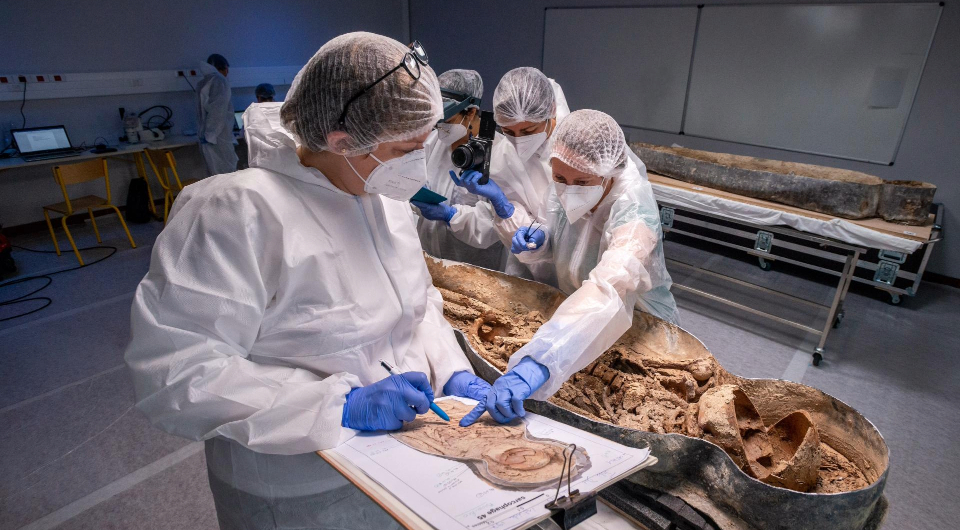 French Renaissance poet Joachim Du Bellay identified in coffin found at Notre-Dame