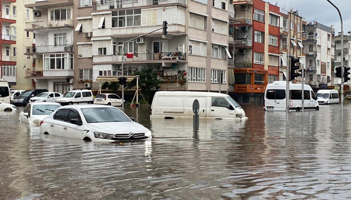 Antalya'da selden etkilenen 4 ilçe ''afet bölgesi'' ilan edildi