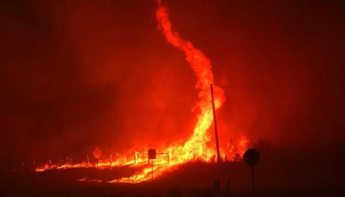 'Fire Tornado' forms in Palisade Fire