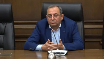 «Ընդդիմադիր դաշտում փոխադարձ հարձակումները լավ բանի չեն բերում». Արծվիկ Մինասյան