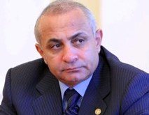 Овика Абраамяна командируют не в РПА, а в партию «Процветающая Армения»