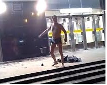 Пьяный хулиган пытался прорваться на закрытую на ночь станцию метро "Международная".